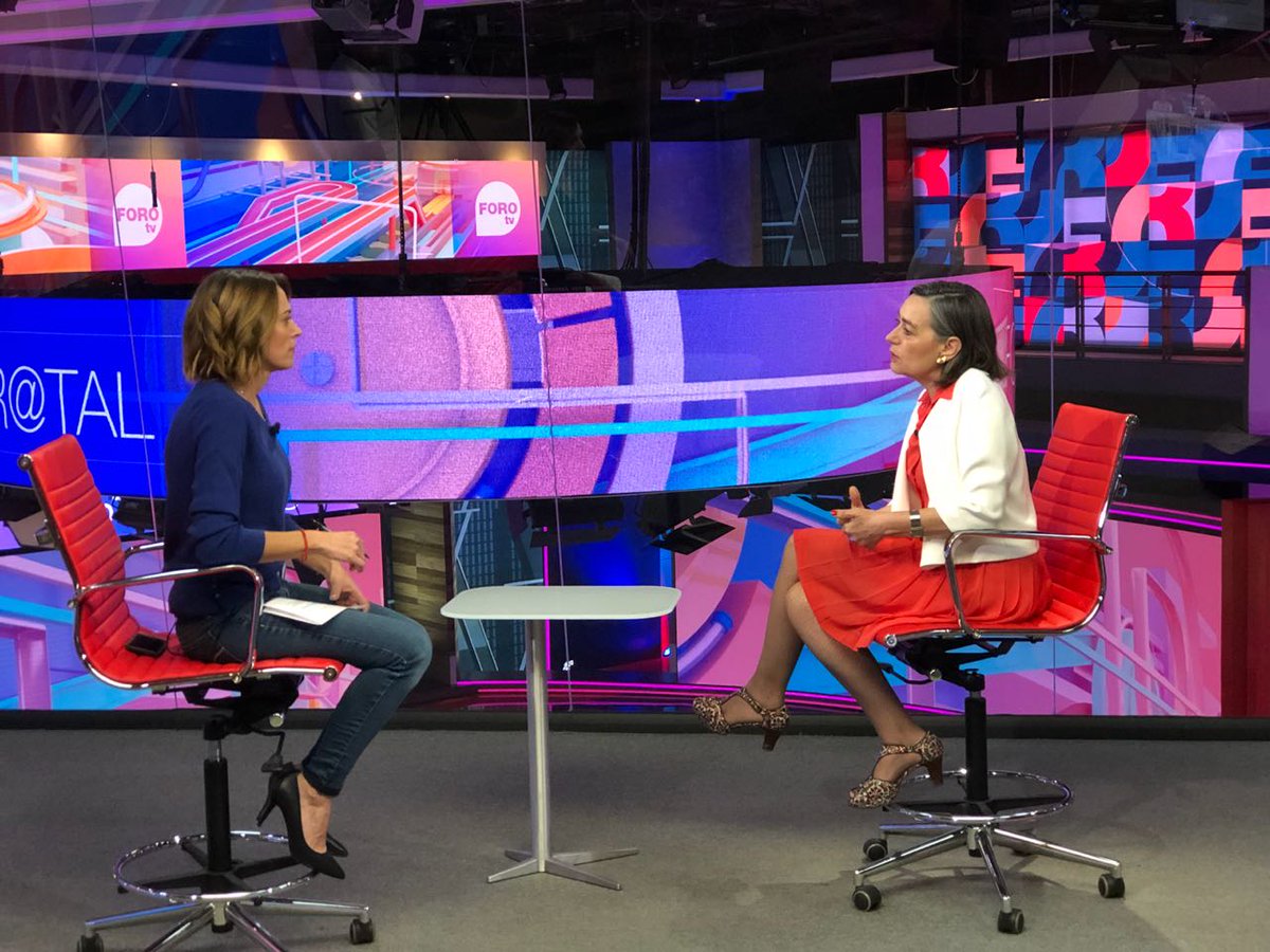 alianzasmartlat's tweet photo. El uso de la bicicleta, uso de transporte público y reducción del uso del carro son acciones de una Smart City. @PilarConesa con @anafvega en el programa @Ftv_Fractal @Foro_TV @BUAPoficial @IBEROPuebla @LuisBanck @UPAEP @IDITIbero @ZulmaCCS @TonyGali @alianzasmartlat #SmartCity18 https://t.co/W8VI3xUCUQ