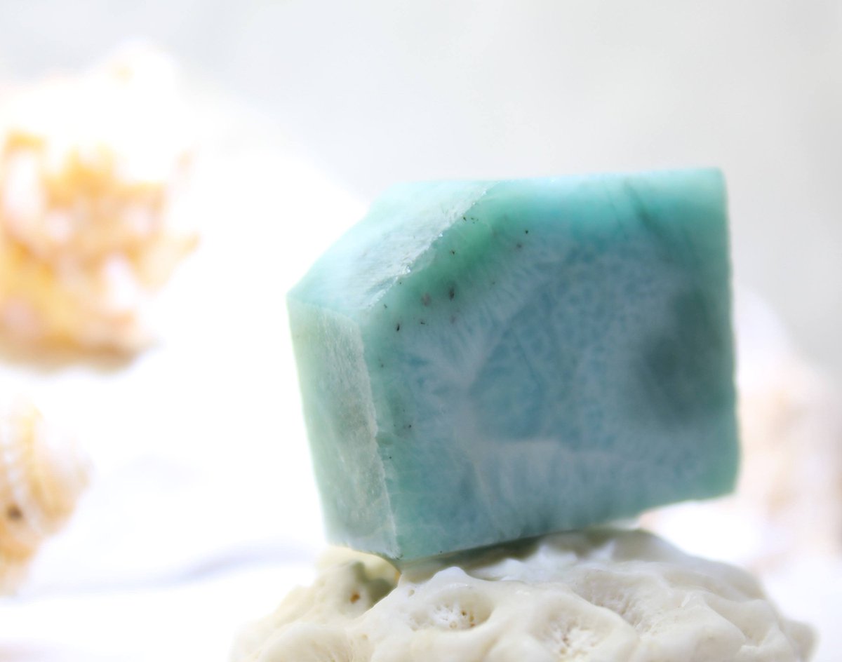 Yu2Xiaogang's tweet photo. Larimar 15g Slab Free Form unpolished Lapidary Caribbean Blue Pectolite Rough Raw Dominican teal sea beach wire wrapping stone 75ct https://t.co/jN8zySSdSM #fashion #etsysocial #boho #MyBeachStore #etsymntt #RoughLarimar https://t.co/Jp760rsc0e