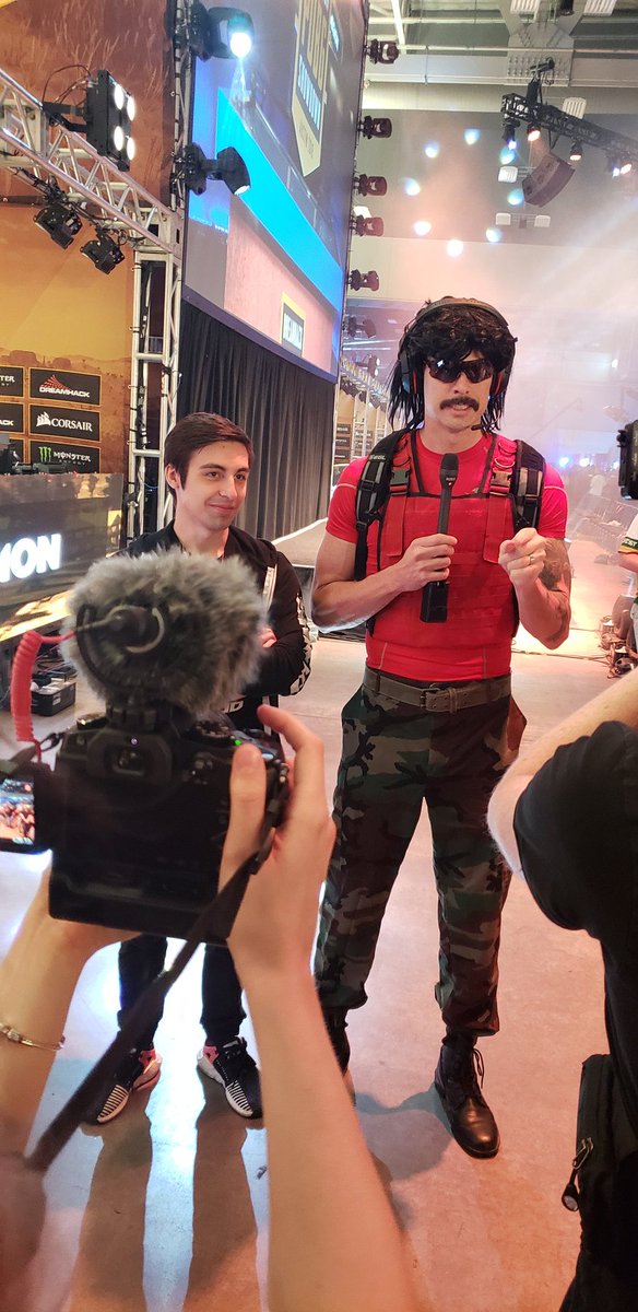 LensofJared's tweet photo. The moment you see @shroud and @DrDisRespect and you dont even ask for a photo with themπ #AntiSocialProblems https://t.co/qanLuUAwOD