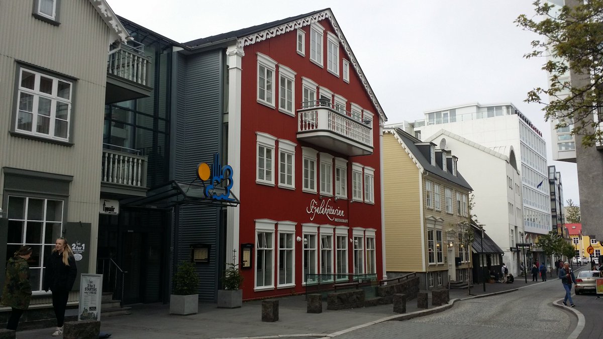 DoetsReizen's tweet photo. Reykjavik. Perfecte stad om te bezoeken voor of na een rondreis IJsland. Maar ook in combinatie met New York! #Iceland #JanDoets #NewYorkCity #Reykjavik #citytrip #icelandair https://t.co/L7wVu6VYOY