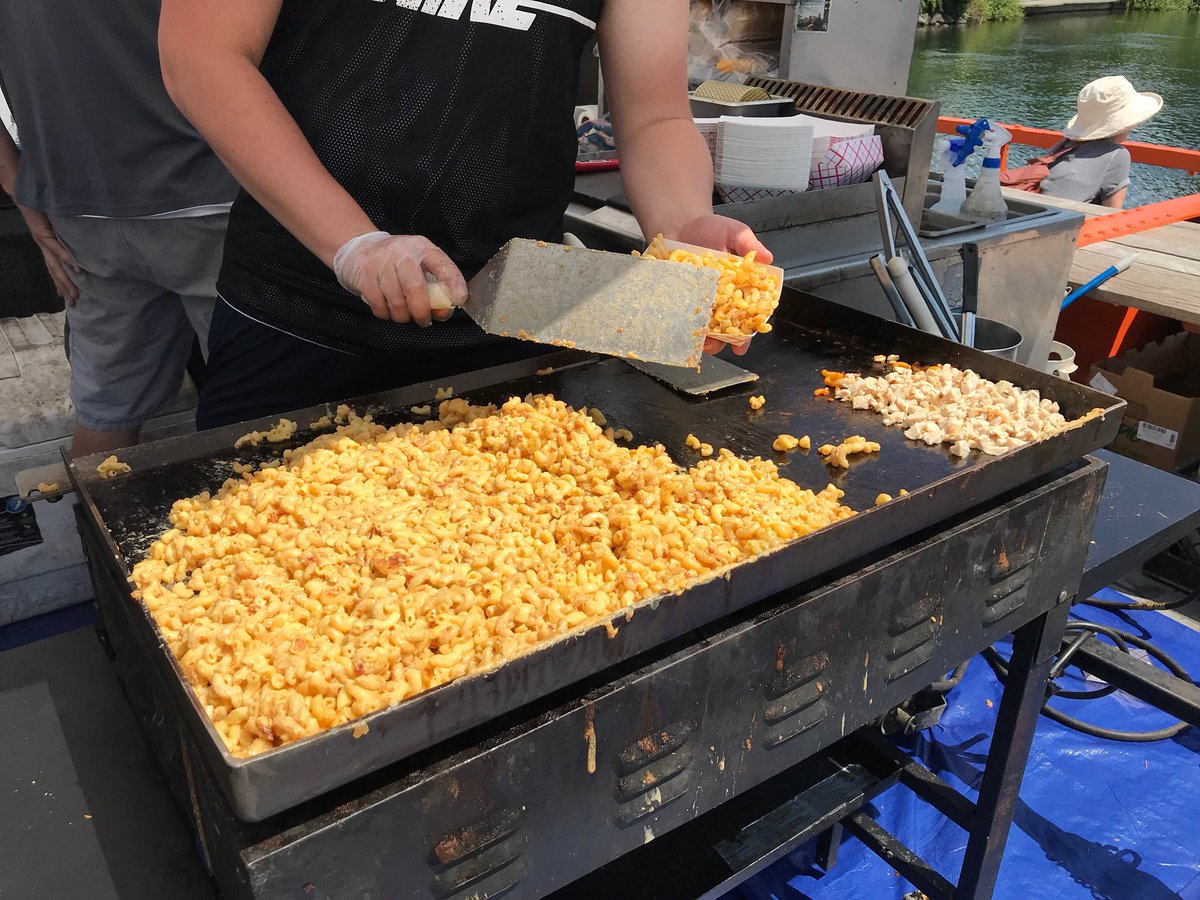 JFerris714's tweet photo. I’ve been resisting a nap since noon when I had my first bite at #riversideeats downtown. If you thought there’s only 1 way to make grilled cheese, you’re wrong #Kxly https://t.co/q2jWPDrHJu