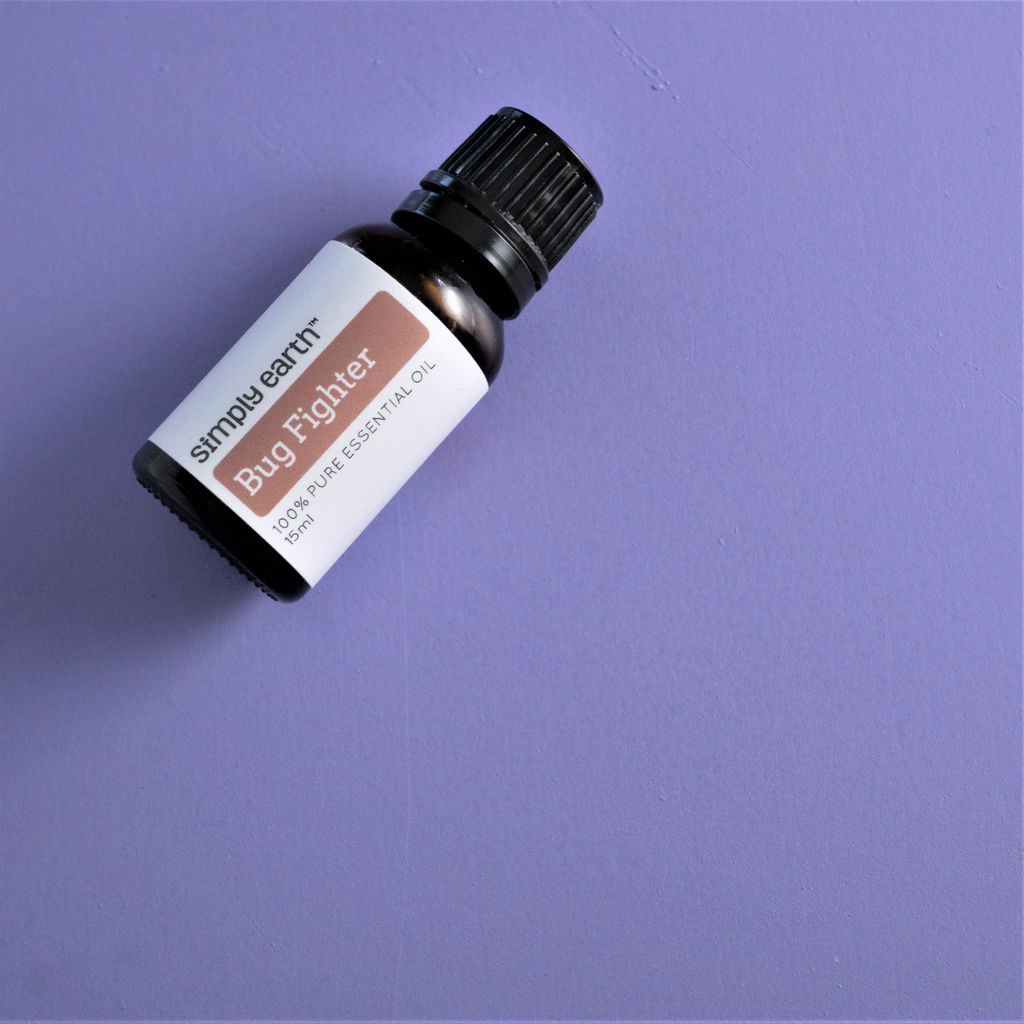 fromsimplyearth's tweet image. With the nice warm weather, that summer brings comes the bugs and critters that leave nasty bites on the entire family. Keep your family away from #bugbites with the #BugFighter #EssentialOilBlend. 👉bit.ly/SEbugfighterin…
#SimplyEarth #essentialoils #aromatherapy #funinthesun