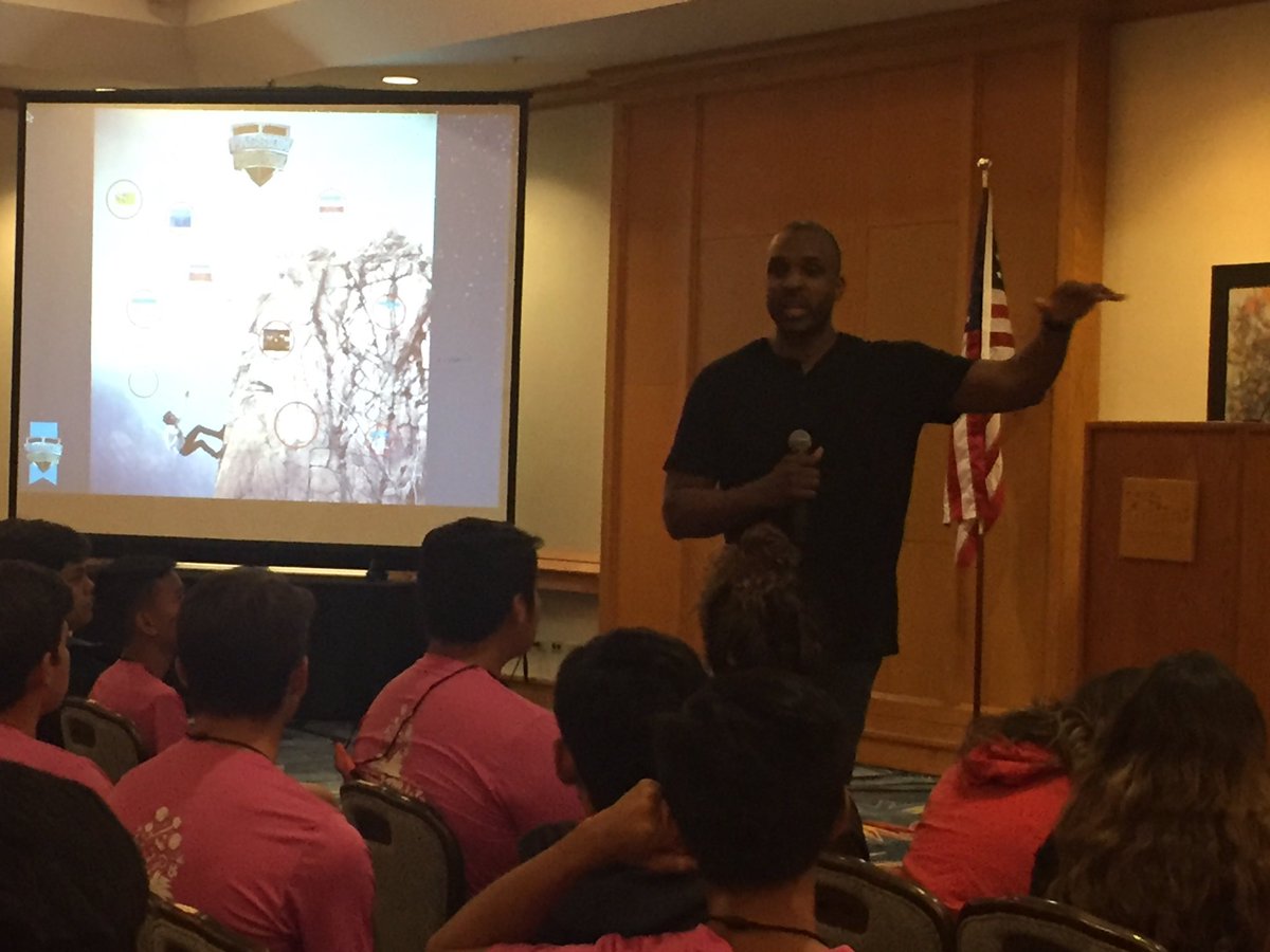 HHSAA_SAC's tweet photo. @OmariPearson speaking to the student athletes in the closing general session of the leadership summit about “Dreaming with a Shovel.” What’s your plan? #HHSAASLS18 https://t.co/JX3zKWTAd4