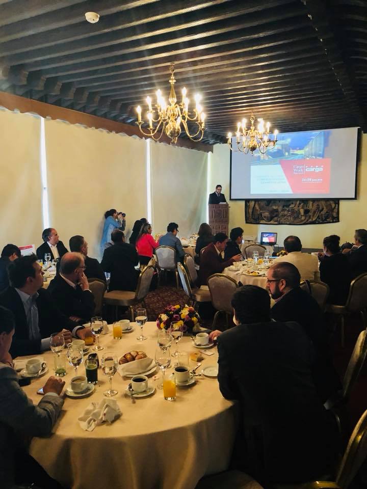 ExpoCarga's tweet photo. Damos inicio a la rueda de prensa #Expocarga2018 
Nos vemos del 26 al 28 de junio en Centro Citibanamex😍🚛✈️⚓️🚊 #UPS #SGsingapur #Daqua https://t.co/2sSoovanZs