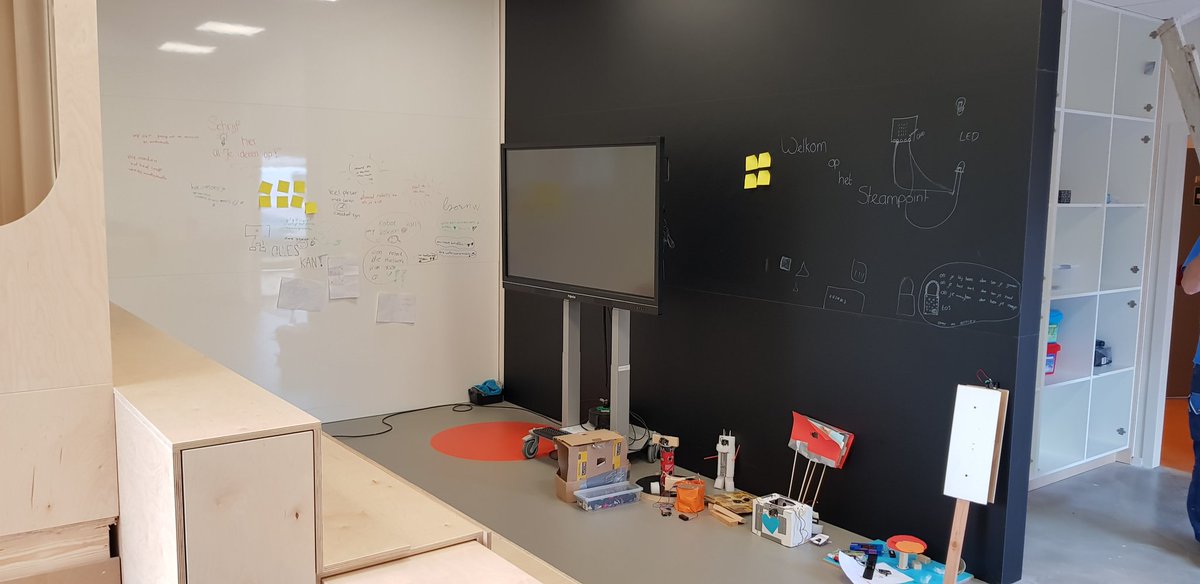 jaapjanvleeuwen's tweet image. Bijeenkomst kenniskring #steampoint @cbo_meilan Enthousiasme over de eerste lesdag #wumkesskoalle #onderzoeken #ontwerpen #technologie