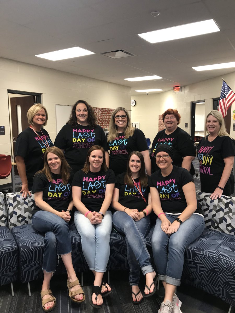 mrseckelteach's tweet photo. Happy Last Day of School!!! #awesometeam @els_eagles @Principalwank https://t.co/6sSsvAT6Ef