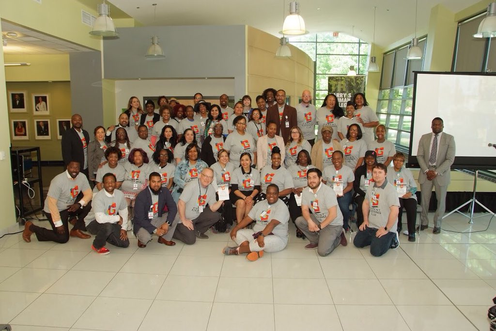 Thyatiria's tweet photo. Great Day at Truman  College celebrating Parents who Code at the Parent University #ParentsCanCodeToo @Syreeta__Inc @SCastro_FACE10 @CPSParentU  @trpresdrj https://t.co/foBefcmj2x