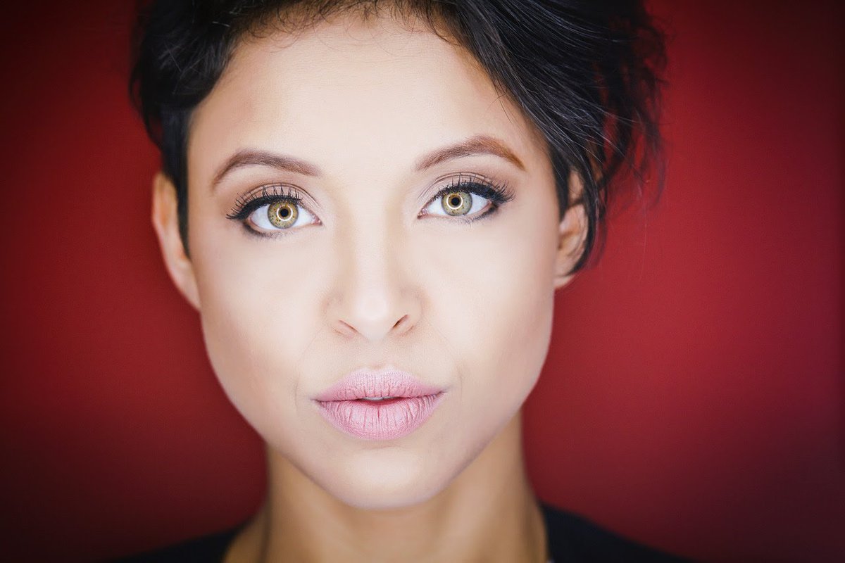 guiaamocuritiba's tweet image. Kell Smith, sucesso com a canção “Era uma vez”, apresenta pocket show gratuito em Curitiba goo.gl/gGCQor
#AmoCuritiba #CuritibaPR #KellSmith #PoketShow