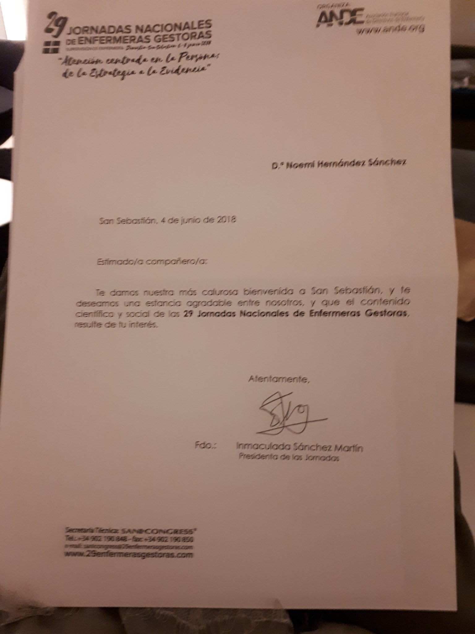 Noe on Twitter: "Carta de bienvenida encontrada al llegar al hotel. Los