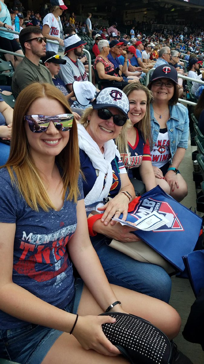 seachangeprint's tweet image. Some of the top steppers in our recent #StepToIt wellness challenge are enjoying this lovely afternoon at the @Twins game. We're sure they are adding to their fitbit totals by running up and down the stadium stairs between innings. 😀