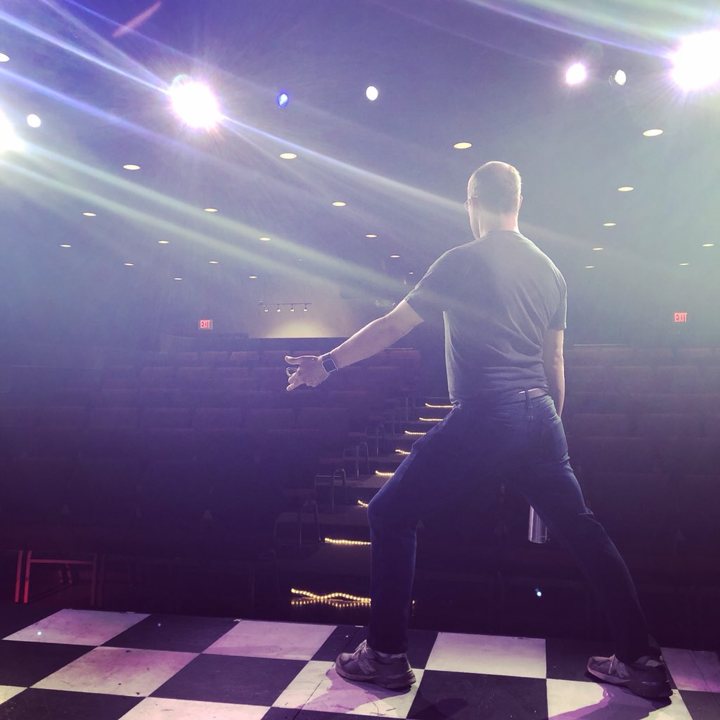 FullDisclose's tweet image. There’s a vast theatre full of seats ready for your presence. The show is funny and the beer is cold. What more incentive do you need? #PeepThatBootie
7:30pm TONIGHT