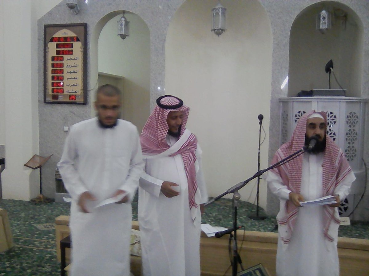 j_almutlq's tweet photo. جانب من تكريم اخواننا وآبائنا المنجزين في الدورة الرمضانية الخامسة بجامع المطلق بحي الخليج https://t.co/Aoy5wkjore