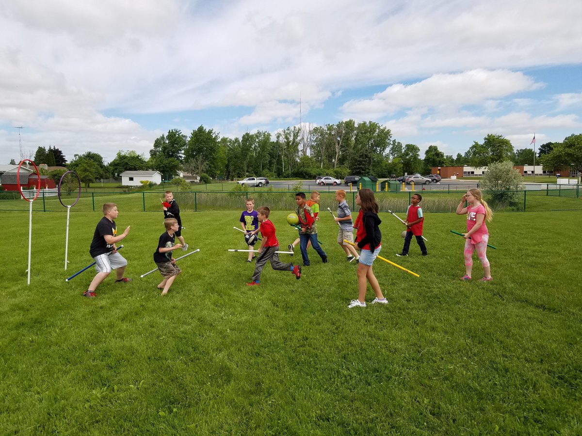 MrLovesClass4's tweet photo. Today, the Michigan State Quidditch team came to talk to my class! They explained the ins and outs of the sport, ran some practice drills and coached them in a few games. The kids had an absolute blast. @ElmsRoad @swartz_creek https://t.co/LmOy4E8RsO