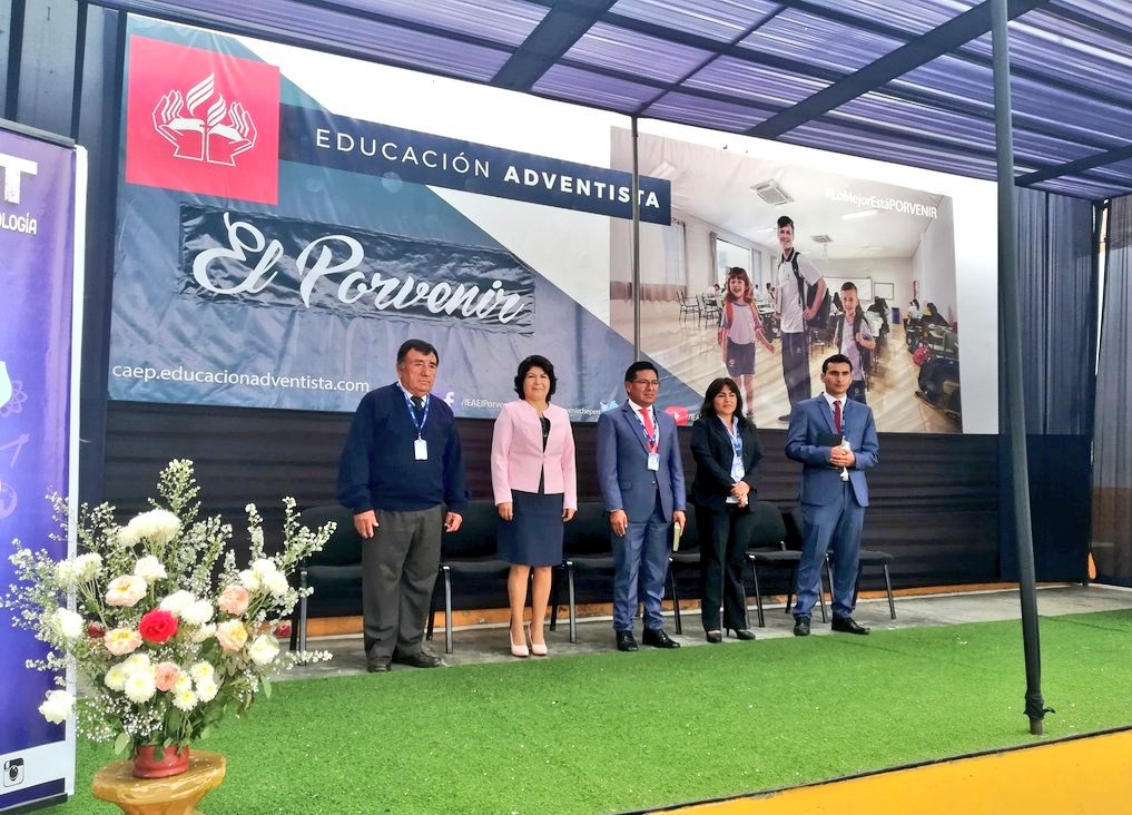 nmendigure's tweet image. El énfasis de la FENCYT 2018 "Eureka"; es cada estudiante un proyecto en el enfoque de mejorar las Experiencias de Aprendizaje en la @IEAElPorvenir porque #LoMejorEstáPORVENIR @edgardlluz