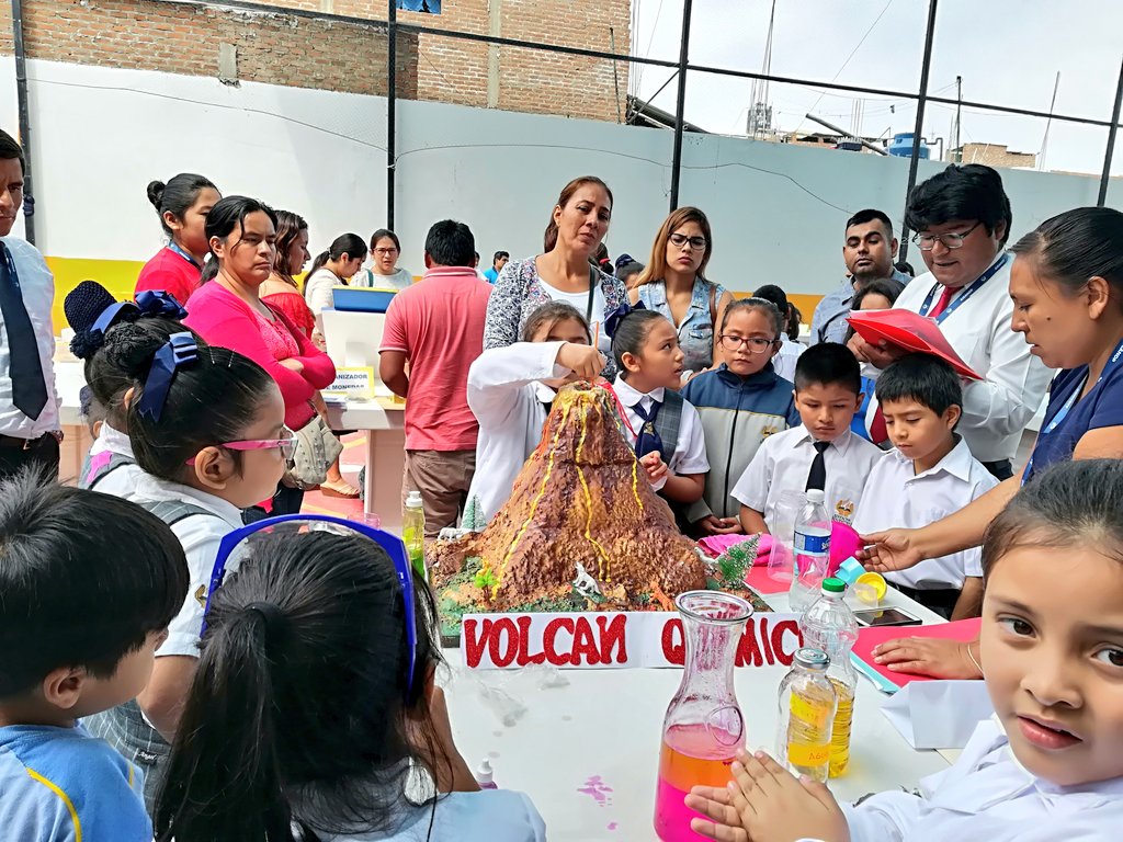 nmendigure's tweet image. El énfasis de la FENCYT 2018 "Eureka"; es cada estudiante un proyecto en el enfoque de mejorar las Experiencias de Aprendizaje en la @IEAElPorvenir porque #LoMejorEstáPORVENIR @edgardlluz