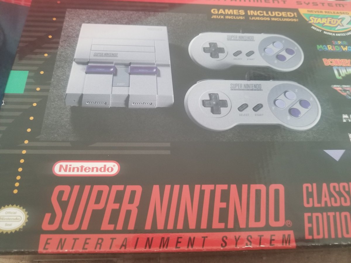 FawcettSpray's tweet image. &quot;Come be my player two?&quot;

#SNESCLASSIC #BeanPaste #Gamer #SuperMarioWorld