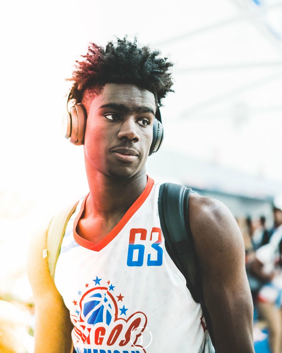 KahlilWhitney's tweet photo. Traveling from state to state doing what I do BEST!!✨ https://t.co/4iMW3BVBQr