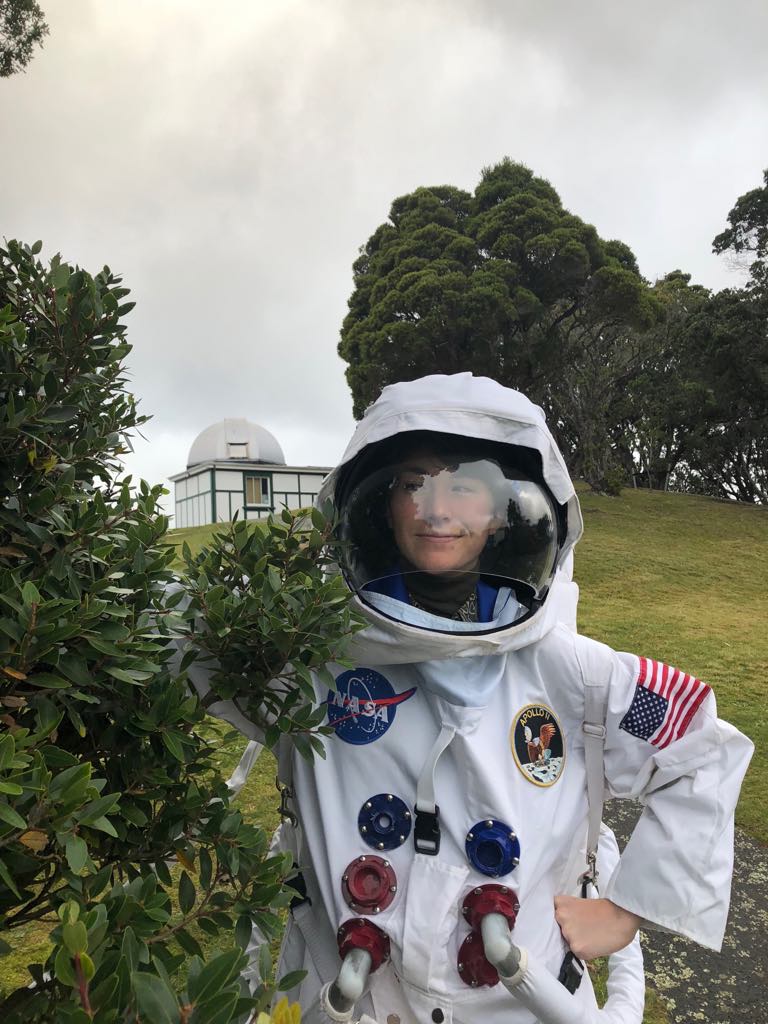SpacePlaceNZ's tweet photo. It's #BeWithaTree week this week - a great campaign from Forest & Bird & the Kiwi Conservation Club, so we thought we'd join in as well, as Space Place is located amongst the trees in the Wellington Botanic Garden. Thanks Astronaut Rosemary ! https://t.co/T8MXkpPEN0