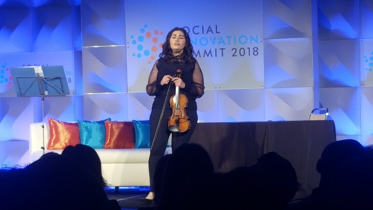 Impressive story of survival of a Syrian musician @MarielaShaker @socinnovation #sis18. Breaking refugee stereo types in a powerful way through her music