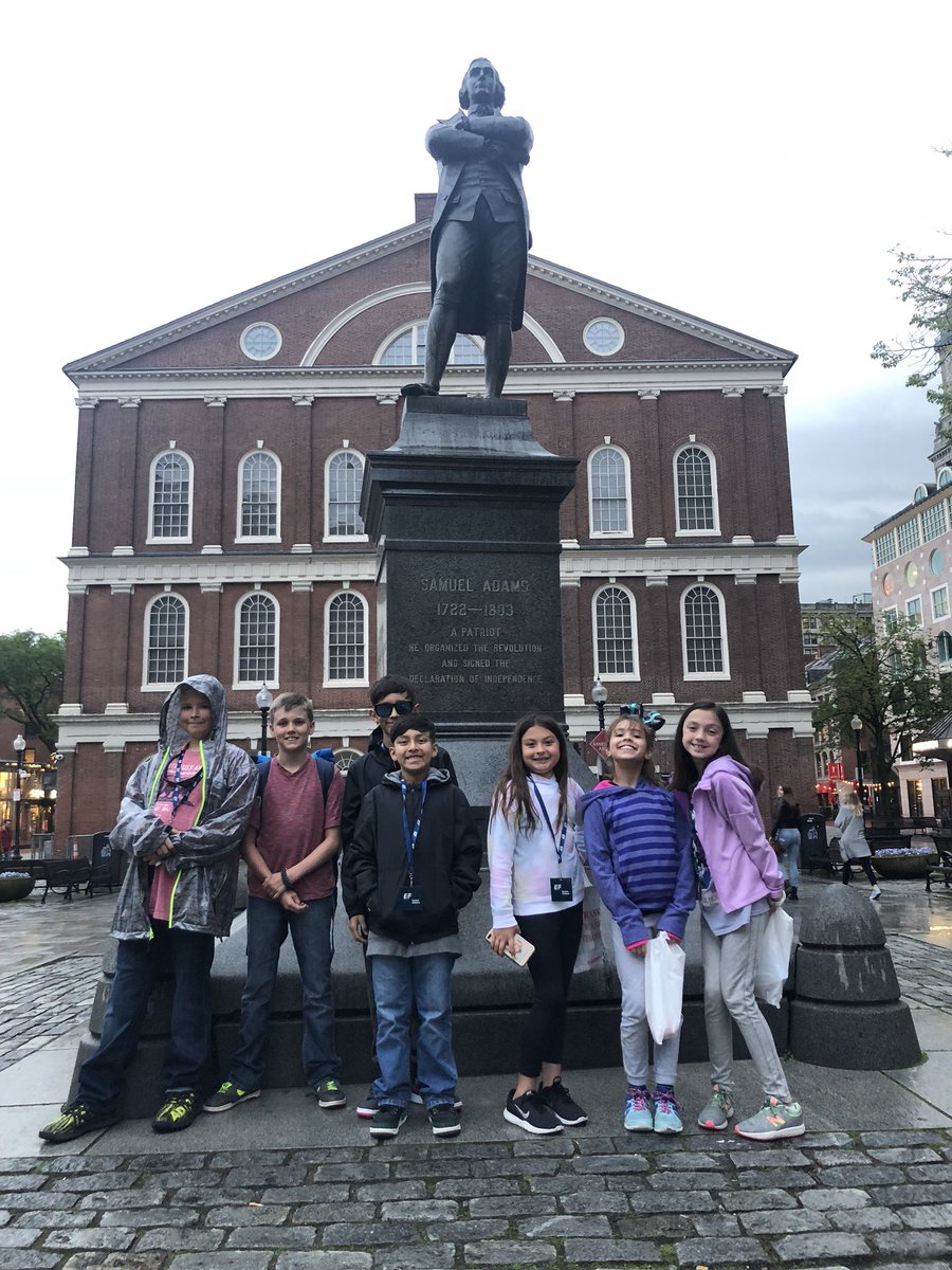 CaitJoblon's tweet photo. Just finished dinner at Quincy Market, hanging out with Samuel Adams! #BulldogsInBoston #EFExploreAmerica https://t.co/zjphaVAGlz