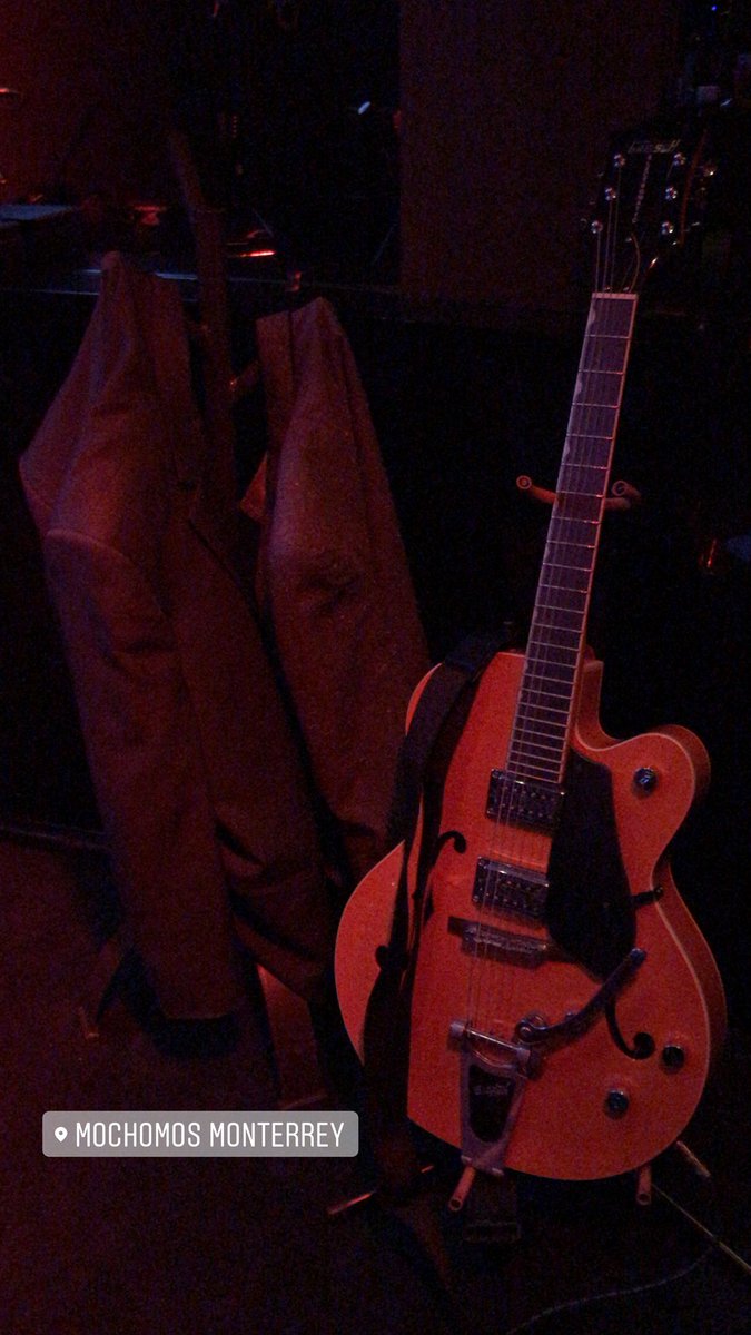 BrokenBonesRC's tweet photo. Noche de #Rocknroll en #MochomosMty https://t.co/HdaR3bQqBe