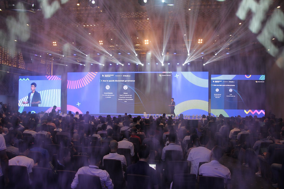 GenaroNetwork's tweet photo. Insightful and engaging presentation by @GenaroNetwork CEO @LarryLiu_Genaro during #BlockchainFestivalVietnam by @Huobi_Pro, covering #sustainable #consensus mechanism, peer-to-peer #storage network and more

#genaroeden $GNX #decentralized https://t.co/oK98RvW8QH