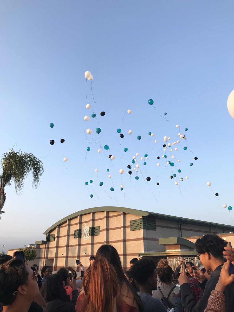 gthsof2018_'s tweet image. From Sunrise to Sunset... We've made it! Next stop ➡️ GRADUATION 🎓 See y'all tuesday morning @ 7:30 for graduation rehearsal