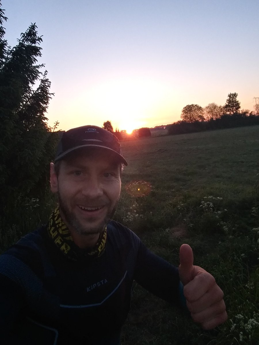 gmichalak0445's tweet photo. 👉Dzień dobry Polsko!
Wstawaj przed 4.45 i rób to na co nigdy nie masz czasu! 👈
Zapraszam do mojego świata😉💪
#polishboy #polskichlopak #ourpoland #loves_poland #lubiepolske #vzcopoland #polska #selfie #poland #0445club #bieganie #poland #wstawaj #wschodsłońca #sunrise https://t.co/LopZKorUpo