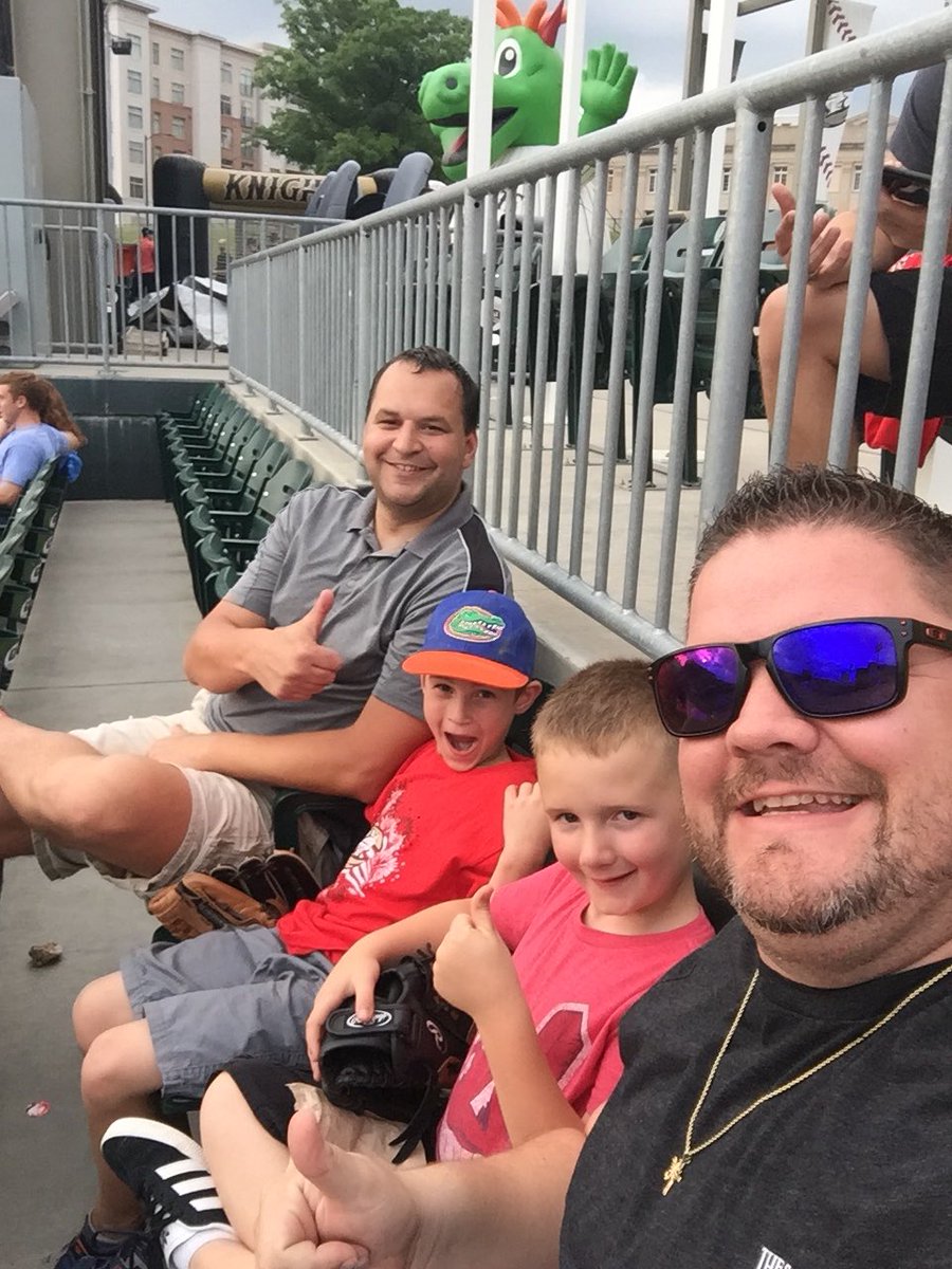 JayCline1179's tweet photo. Boys night out with the @KnightsBaseball #BB&amp;Tballparkclt https://t.co/EyMsYEJznf