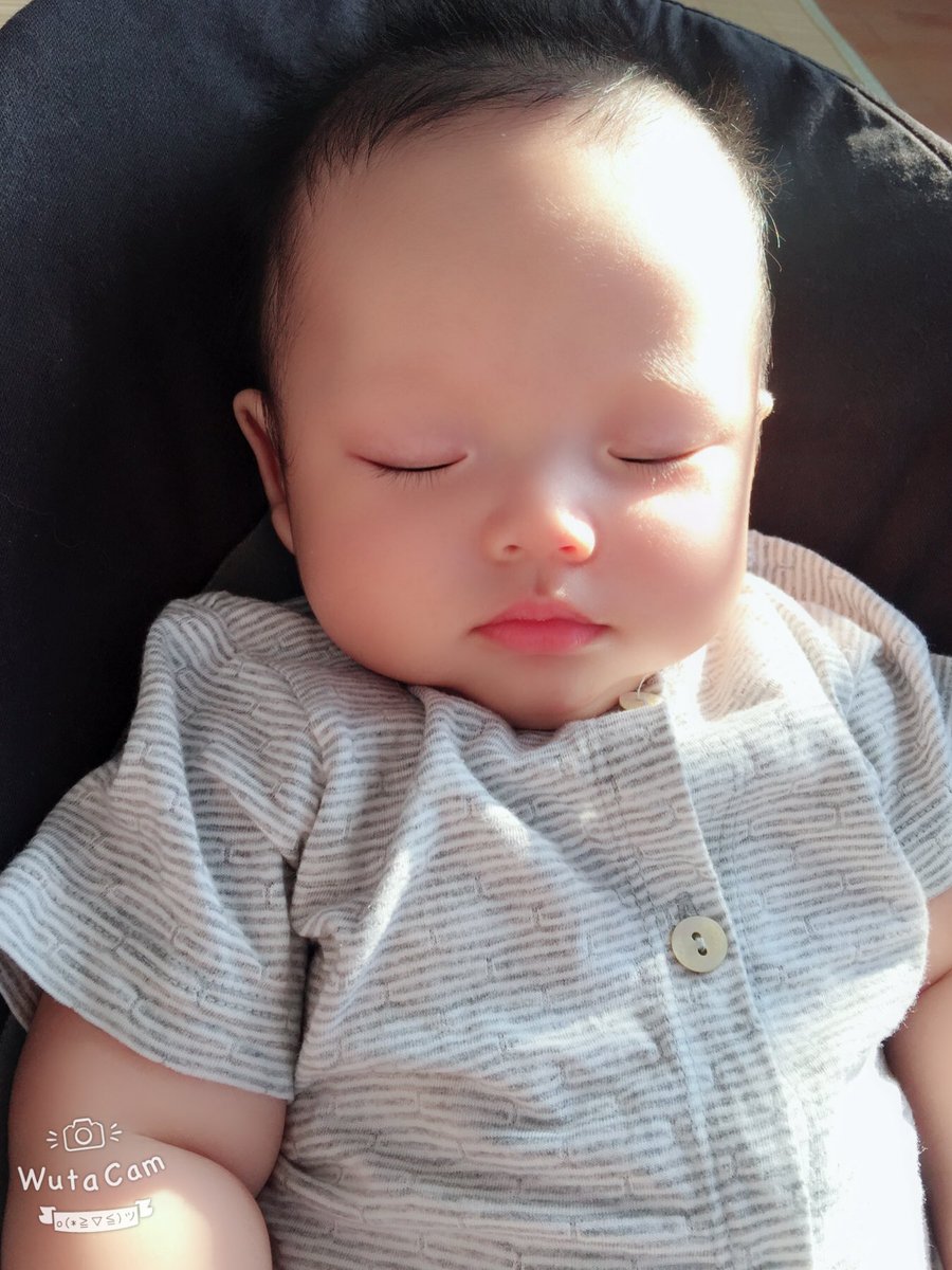 minhminhtit's tweet photo. Tắm nắng #3m28d https://t.co/f8yrHmhoWk