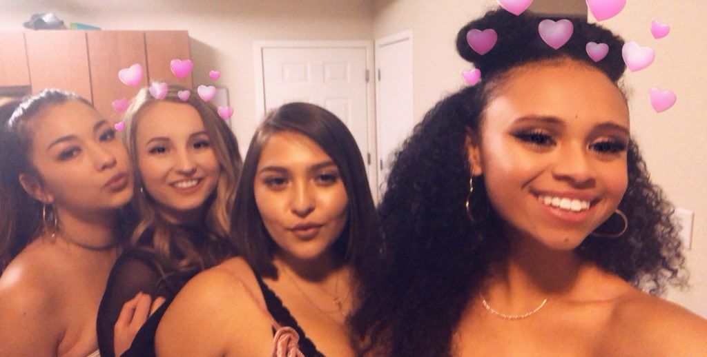 j_destie's tweet photo. Happy Birthday MagDaLenard you old bastard 👴🏿 thank you for for being the best mom of the group😘👩‍👧‍👧 love you♥️ @mags_marquez https://t.co/3rFDPzscyo