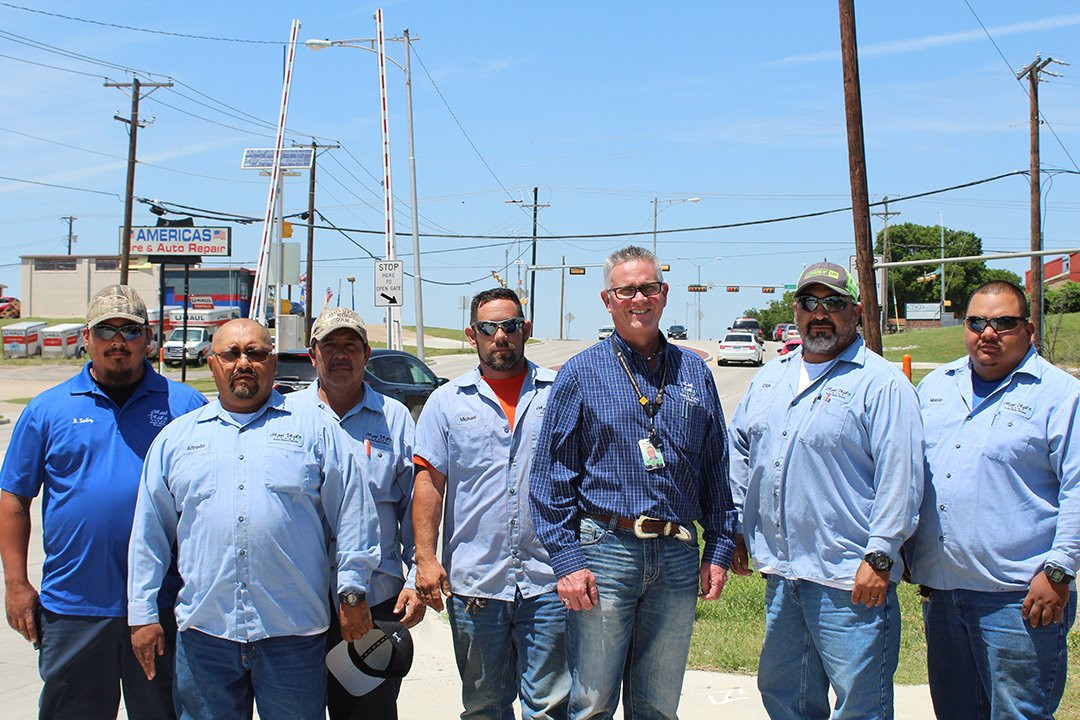 gp_tx's tweet photo. Grand Prairie’s street drainage crews are wearing blue to remind all residents about the dangers of flash flooding. They are on call 24/7 during heavy rainfall – ready to set out barricades to protect drivers from flooded roadways. #TexasFloodWeek https://t.co/2UMmvspkd8 https://t.co/KTlZdoltHa