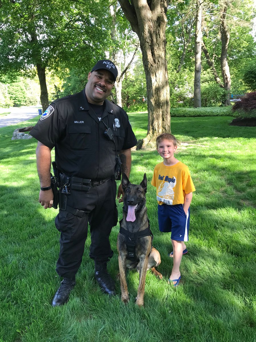#dogsoftwitter #K9 #Officer Miller and partner Lonzo stopped by a little boy’s house today. It was his 8th birthday but he was sick and couldn’t go to school. He wants to be a police K9 officer and felt much better after they left. He will remember this birthday for a long time!