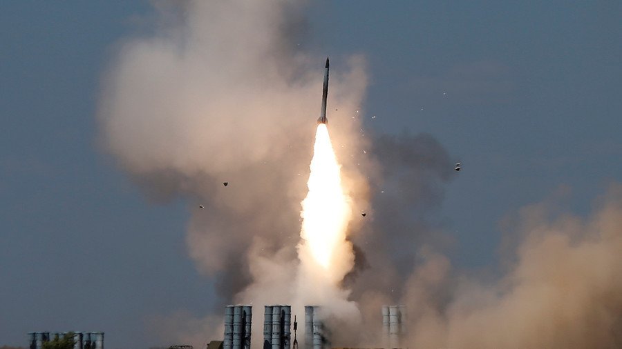 DonPomba's tweet photo. Syrian air defenses repel ‘missile aggression’ in Homs - SANA https://t.co/rGx8gYGkAl https://t.co/ftFk2JvGe2