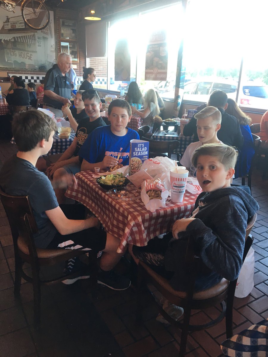 tgatsios's tweet photo. Bus #1 bellies are full... headed back to HCMS @HCMSTigers157c #HCMSinSpringfield https://t.co/4C3W9aVqE6
