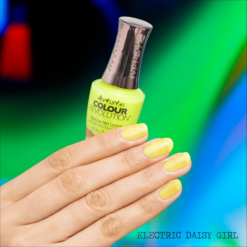 Artistic_Nail's tweet photo. Bring on the bright nails with this sheer neon yellow shade from the Crave the Rave collection! Available in matching Colour Gloss and Revolution Duets / Colour Shown: Electric Daisy Girl #CravetheColor ArtisticNailDesign #festivalnails #neonnails https://t.co/lhbEVgPNnX