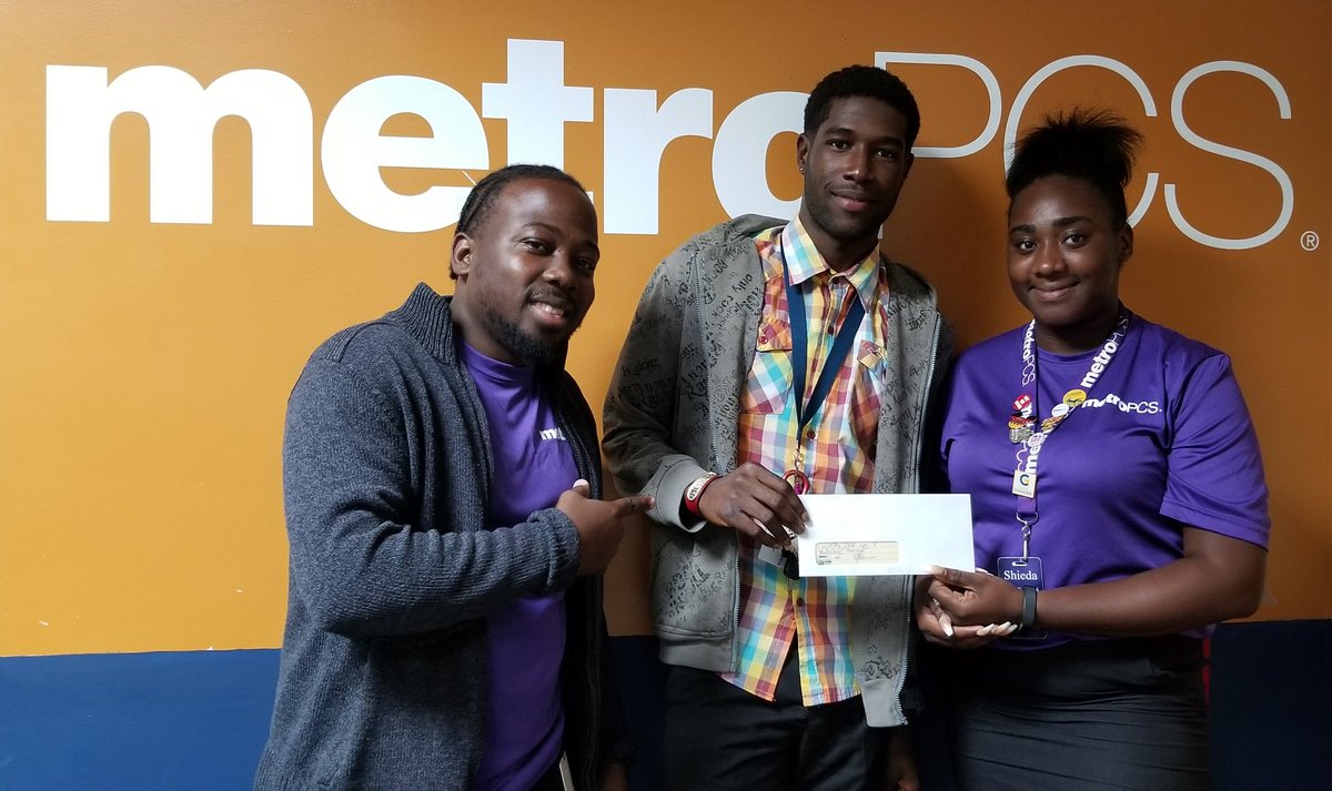 KingKris94's tweet photo. Help me congratulate Mr. Hatton on making THE MOST plan upgrades across Alorica!!
#HeCRUSHEDit
#CandyCareCrush 
@Greg_MPCS @RunJRJ262 @hopenorris @Daniel_S181 @MetroPCS268 https://t.co/oVIA8CVODZ
