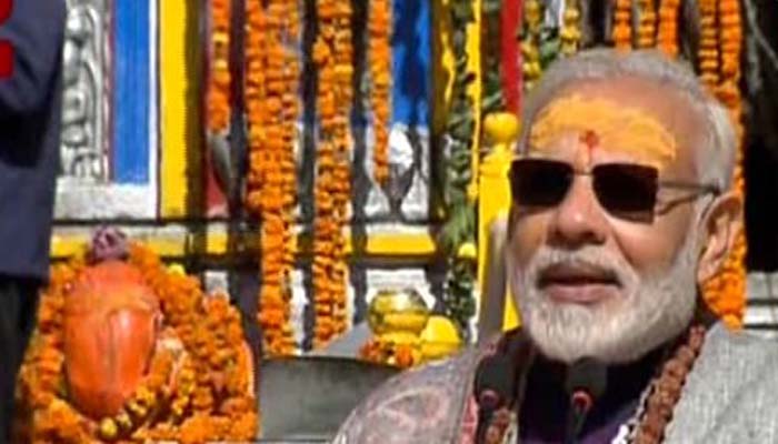 Muskaan016's tweet image. Whole corrupt gang led by Scamster Sonia Gandhi Unite2Fight PM Modi Then they ask where is Modi wave😂

Shows stature of PM Modi🙏Corrupt Opposition doesn&apos;t know how to face Honest Hardworking leader PM Modi 😎Crystal clear message4 HINDUStan Vote #PMModiFor2019 #KarnatakaLesson