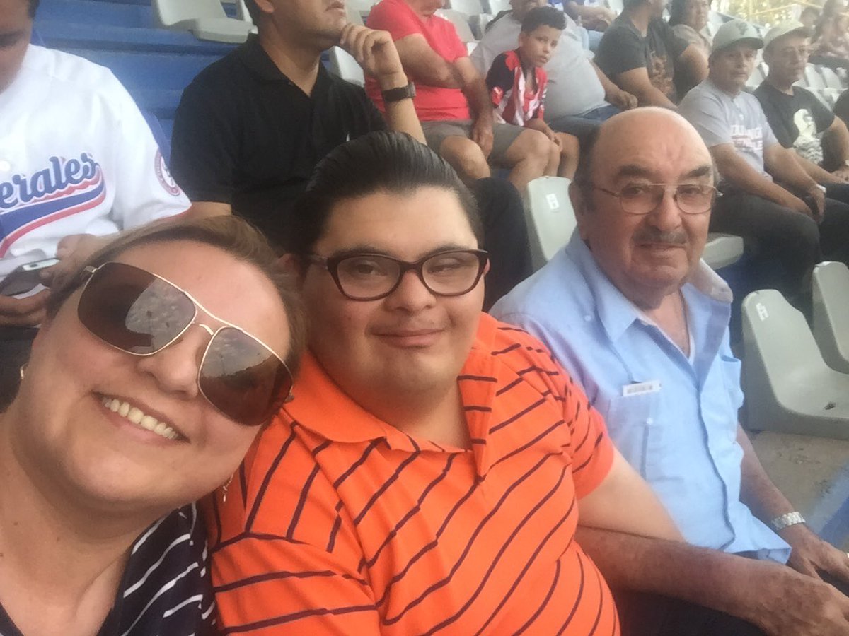 Fernandasainzc's tweet photo. Listos #enelcuartel para ver ganar a @GeneralesdDgo https://t.co/XO5TOvgusY