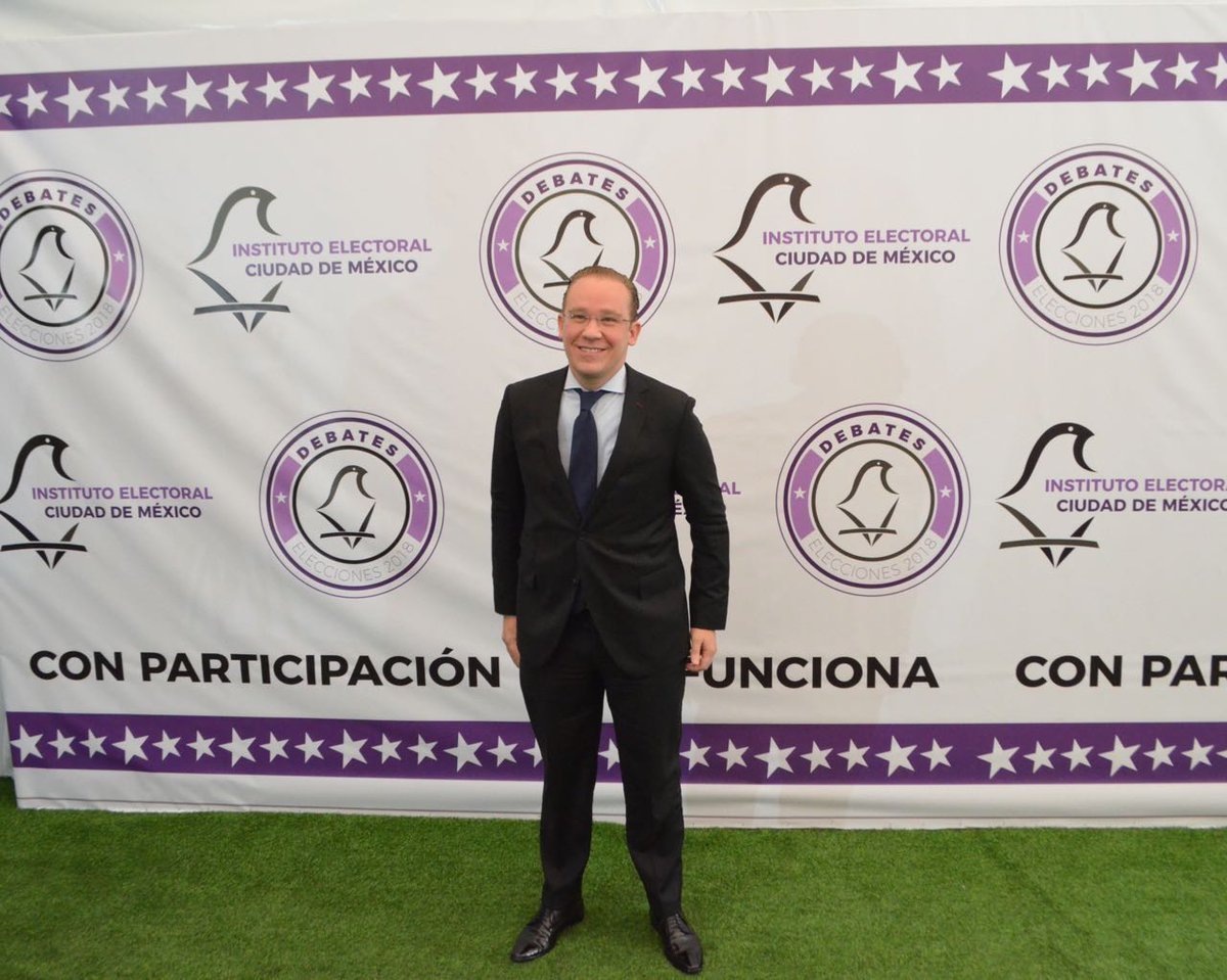 MiguelPenaflor's tweet photo. @STaboadaMx no tiene miedo de enfrentar las problemáticas que sufre #BenitoJuárez, él sí da la cara a los vecinos. #TaboadaAlcaldeBJ #DebateChilango https://t.co/ImXr8GjgFP