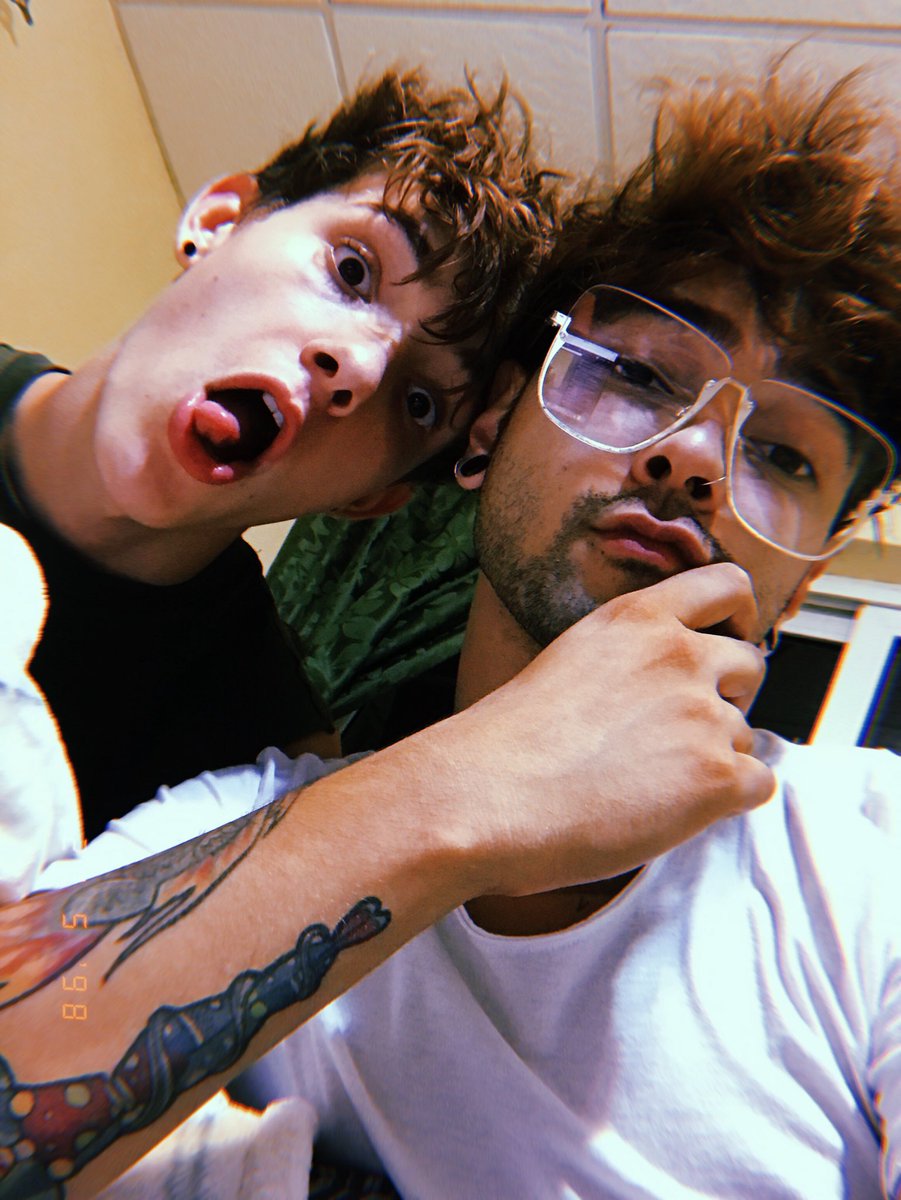 Juanjaramilloe's tweet photo. EN VIVO CON MI NOVIO AHORA MISMO!

https://t.co/nLaNeuyIMR

RT? https://t.co/kQYrRYEfZK