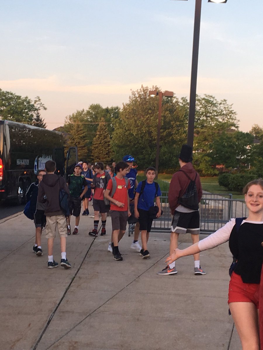 tgatsios's tweet photo. Tigers have ALL arrived at the Creek @HCMSTigers157c #HCMSinSpringfield https://t.co/Lh2qTtLQOZ