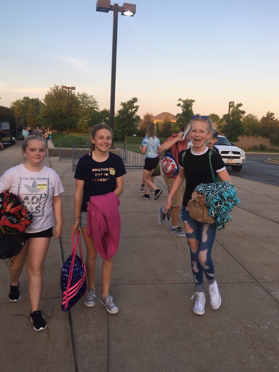 tgatsios's tweet photo. Tigers have ALL arrived at the Creek @HCMSTigers157c #HCMSinSpringfield https://t.co/Lh2qTtLQOZ