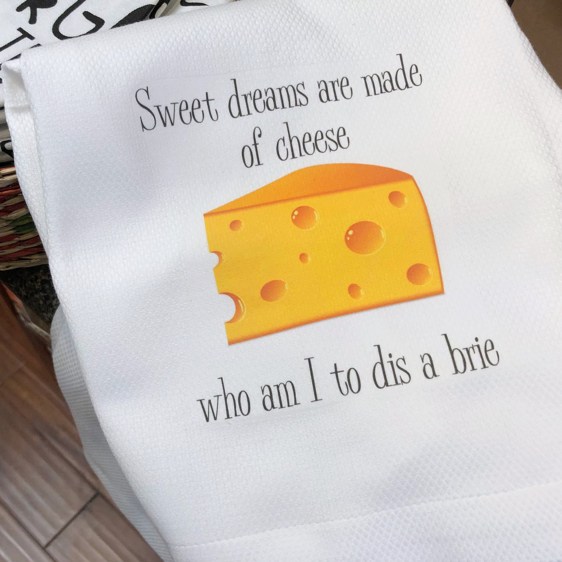 🎶 Sweet dreams are made of cheese. Who am I to dis a brie? 🎶 https://t.co/d9Q75EiBHL