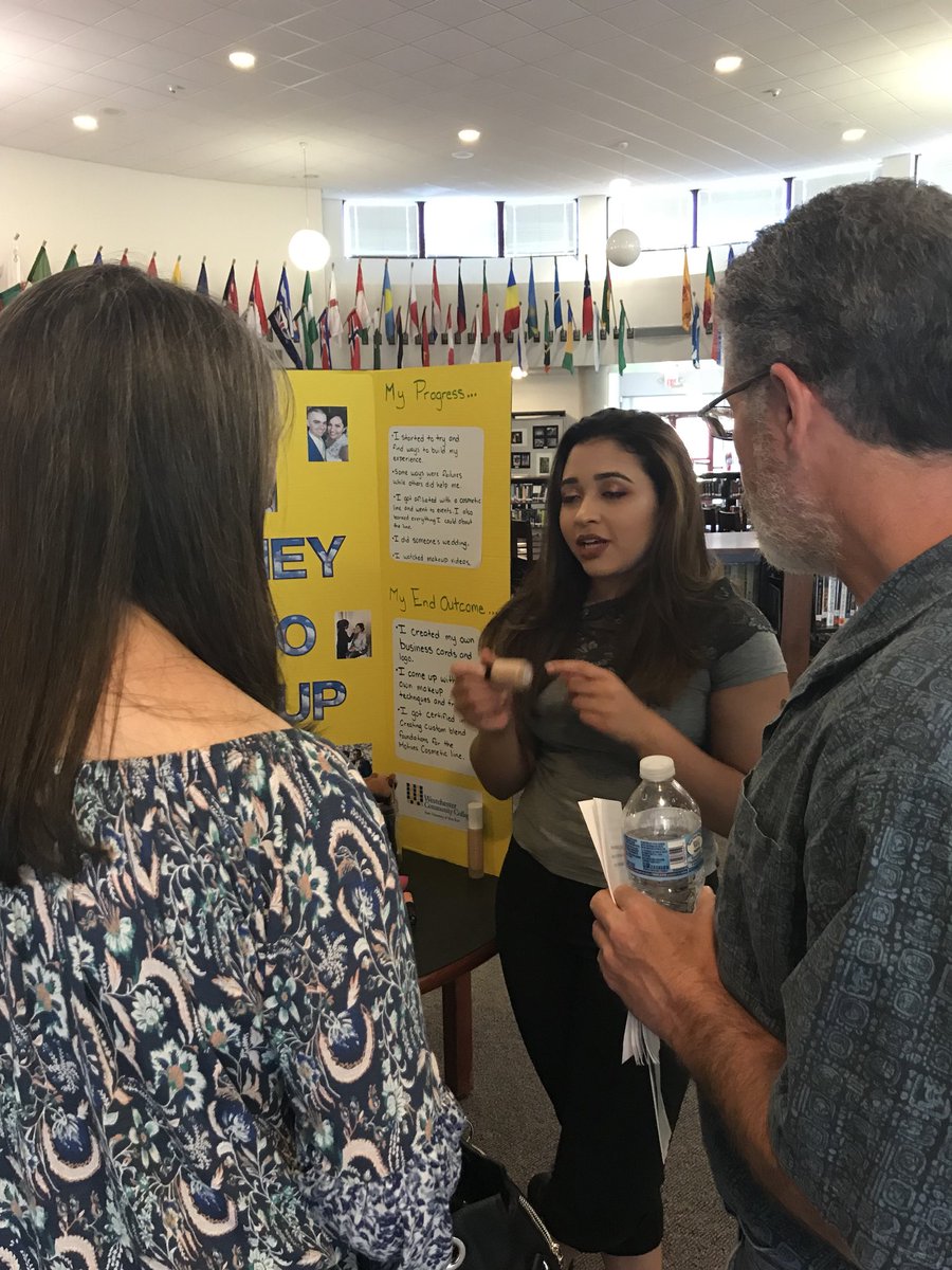 ChesserPink's tweet photo. #networking #building bridges. #wise2018 @WISE_YorktownHS @YCSDloshea @RonHattar @YHSDeGennaro https://t.co/fXODvuaxz1