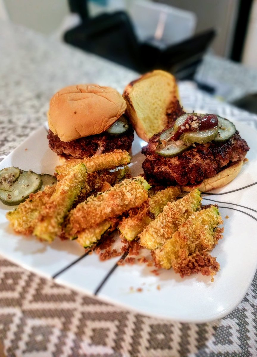 c5studio's tweet photo. @blueapron @blueapron I need to know where you get your pickle chips from! They changed my life. I'm now a person who likes pickles because of those. Where can I get a jar? https://t.co/vXSoW39Yo3