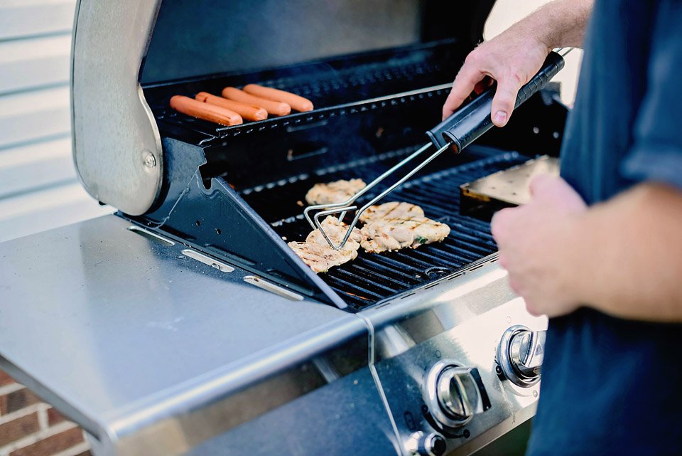 bysarahhalstead's tweet photo. #AD Get all the supplies you need for a family cookout this Memorial  Day Weekend with @TysonBrand, @BallParkBrand, and @Lipton Everything is available at #Walmart, saving time and money

>>> https://t.co/fRimRvJpuB  <<<
 
#MasterYourSummer https://t.co/SQJvEJnyQo