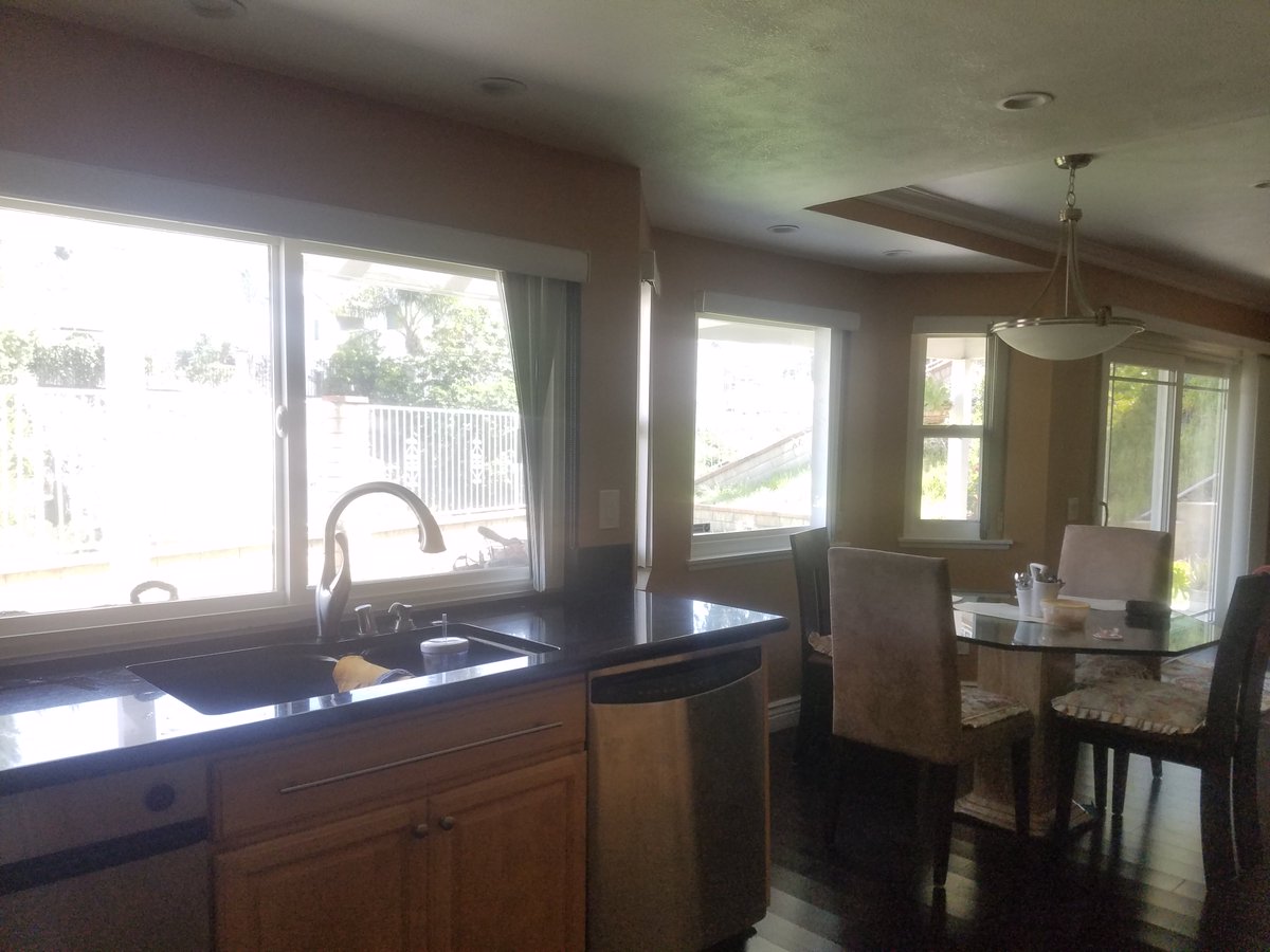 ABlindsInc's tweet image. Now is the perfect time to replace your plastic vertical blinds with our #lightfiltering #combi blinds. Shown - Woodlook Ashtree.