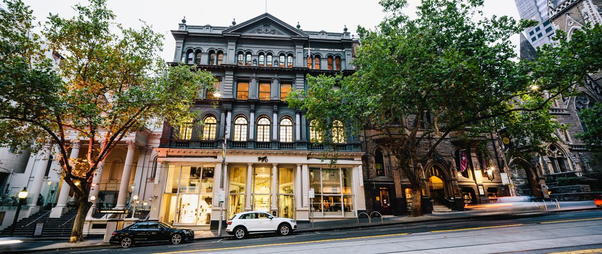 MelbourneDigest's tweet image. We've got beautiful offices and desks for teams of 1 - 100 in The Georges Building on Collins Street for growing businesses - book a tour today: hubaustralia.com/locations/melb… #coworking #melbourne #business #workspace twtd.by/HubMelbourne/b…