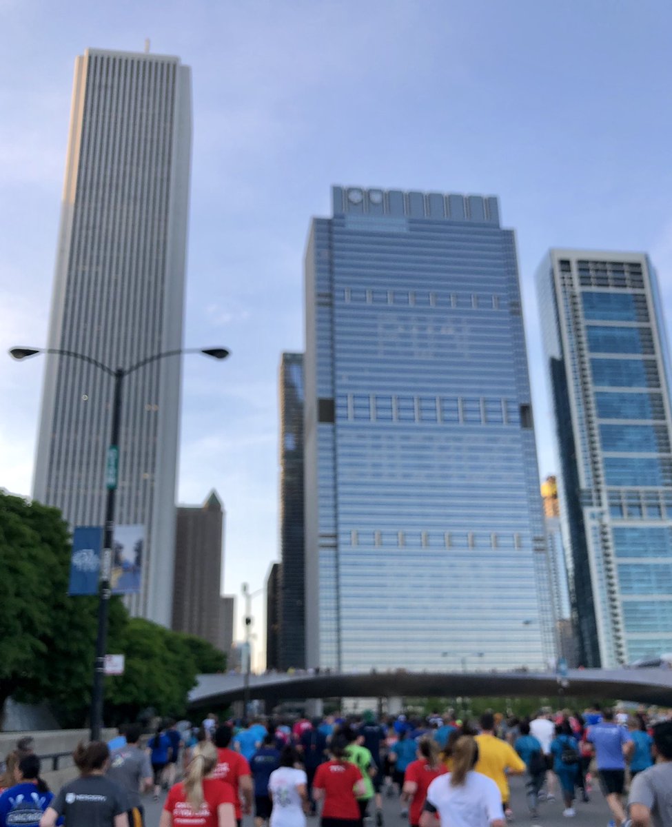MarvinRichardso's tweet photo. With a hat tip to Forrest Gump, our HQ proclaims Run Chicago Run! And some newly met teammates! #jpmcc #bcbsilmoves #fitness #health #team https://t.co/BMkThnV94I